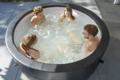 EXIT TOYS EXIT Leather Premium Opbouw Spa - 4-6 Persoons 20 EXIT TOYS EXIT Leather Premium Opbouw Spa - 4-6 Persoons -KOKIDO Winkel exit leather premium 6 opblaasbare spa sfeer tuin 3