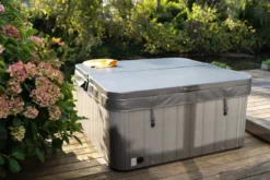 W'eau Spa Cover 240 X 240 Cm - Radius 18 Cm -KOKIDO Winkel kopie van laj09934 2